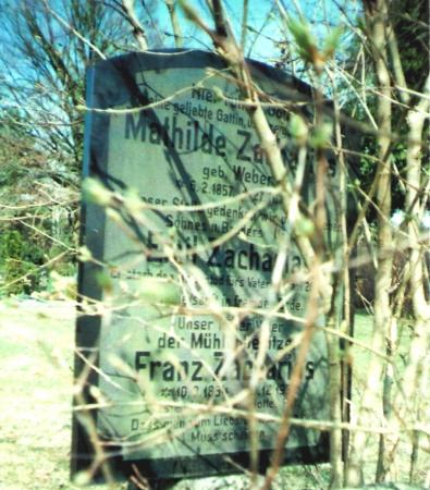 Grabstätten von Wilhelm Tornow und Franz Zacharis auf dem Egsdorfer Friedhof